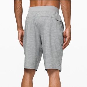 Lululemon T.H.E 11” inseam shorts sz L linerless